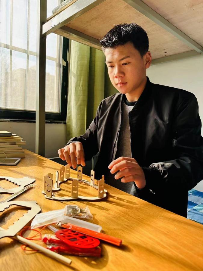 57036def40f6676127ea95f1b0fe852