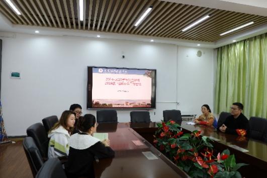 会议室里的人们

AI 生成的内容可能不正确。