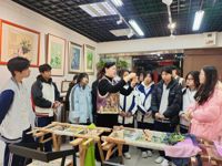 【经济快讯】感受千年针法魅力 解锁传统技艺新技能——青岛经济职业学校2025级1班团支部走进“齐绣红坊”主题团日活动纪实