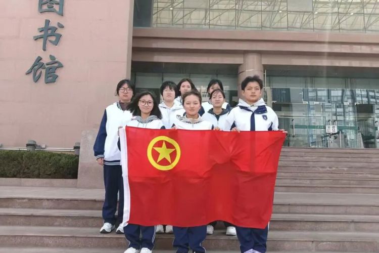 【经济快讯】汉藏携手“致美” 馆校联动“琢玉”——2025级3班、2025级12班联合团支部依托“教联体”赴青岛市图书馆开展清明主题团日