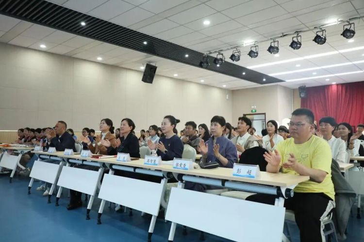 【经济快讯】不负韶华琢玉路&nbsp;美美与共藏汉情——青岛经济职业学校举行2026届内地西藏中职班毕业典礼