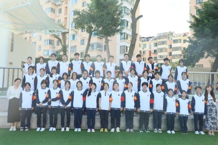 【经济快讯】躬行践履，不负韶华｜青岛经济职业学校2024级4班圆满完成校园值周任务